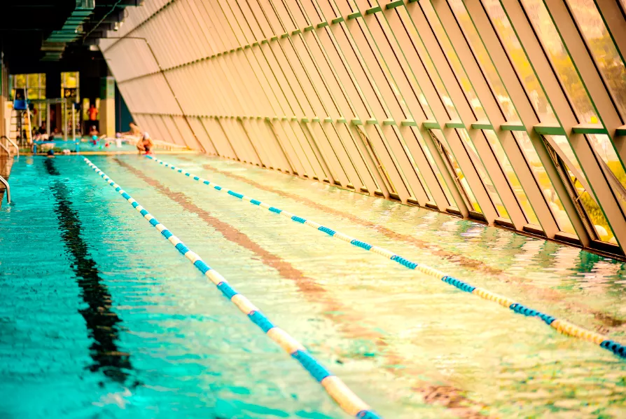 赤水成人混凝土钢结构游泳池项目